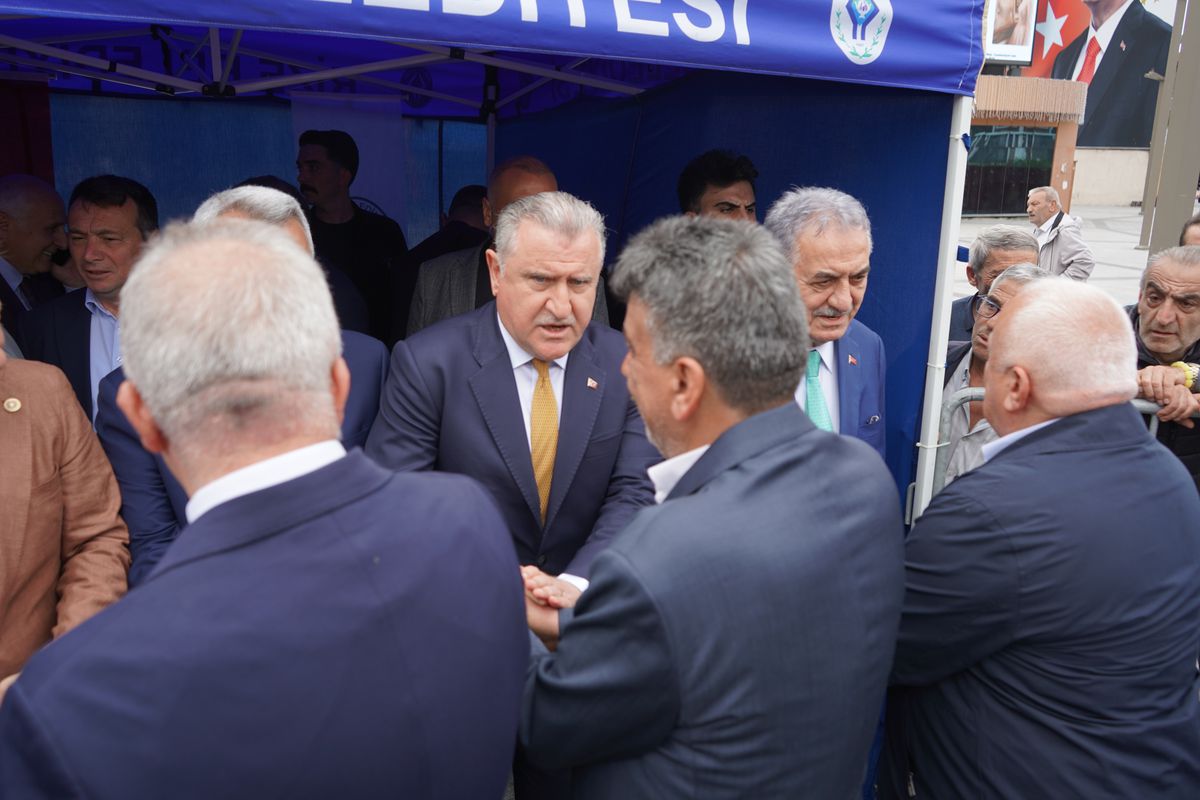 Bakan Bak Rize’de Bayramlaşma Programına Katıldı: ‘Türkiye Yüzyılı’nda Millete Hizmete Devam Edeceğiz’
